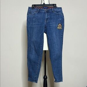 ⚜️🔱👖Talbots Dark Blue Cropped Jeans with Embroidered Crest